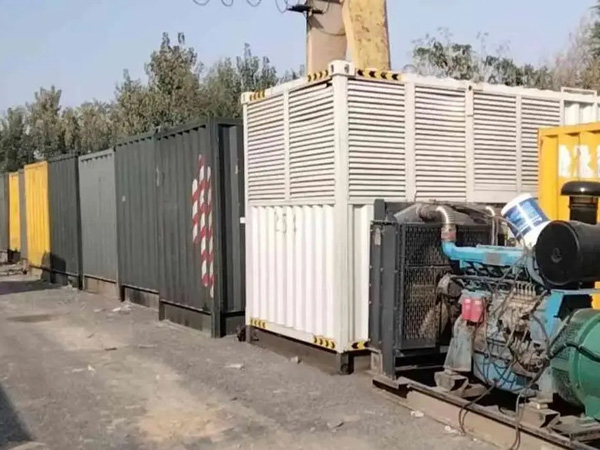 积玉口镇200KW柴油发电机机组每小时油耗是多少?